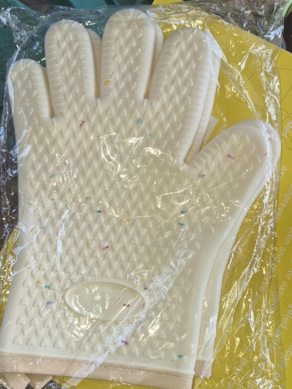 Silicone Oven Mitts by  - Cream Heat-Resistant Kitchen Gloves Nwt
